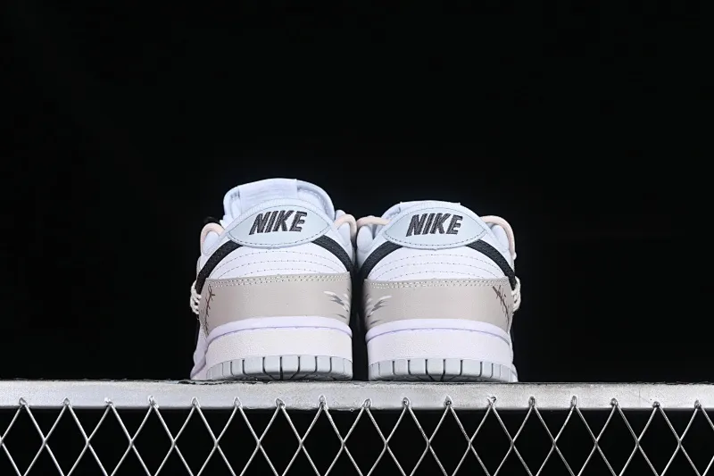 All Categories Nk SB Dunk Series Nk SB Dunk Low Low-top sneakers Nk Dunk Low Retro graffiti Stitched cross black and white gray SB strap low-top casual sneakers DV0831-101